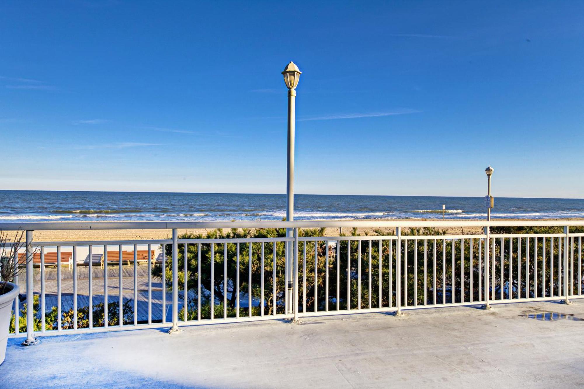 Commander Hotel & Suites Ocean City Exterior photo