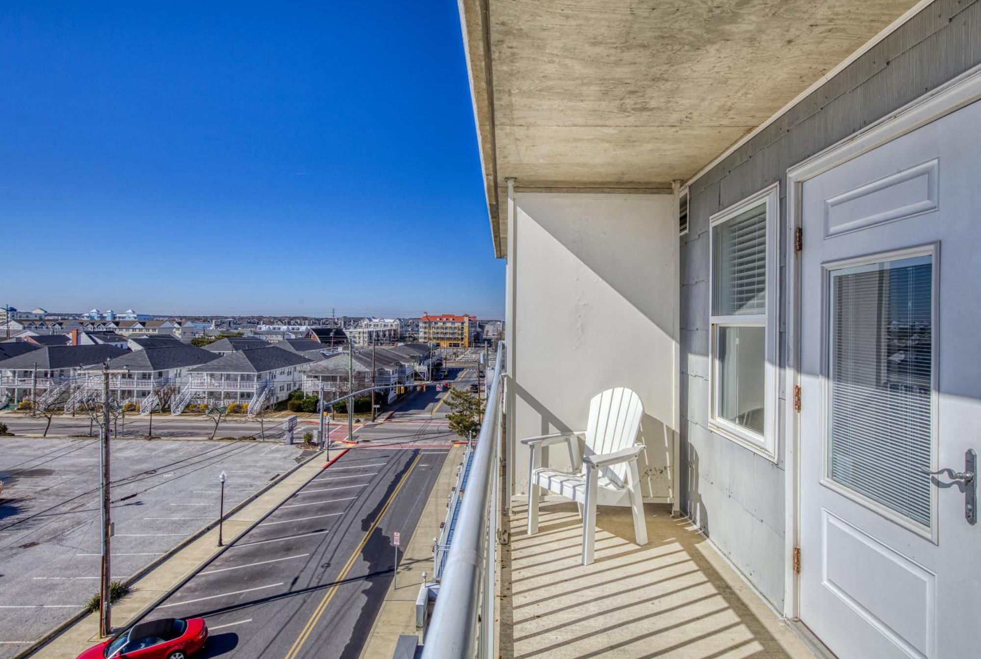 Commander Hotel & Suites Ocean City Exterior photo